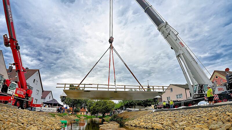 Einhub Br&uuml;cke in GundelsheimEndlich wieder eine Br&uuml;cke in Gundelsheim: viele Fotos