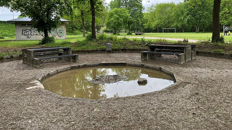 Nur an zwei Orten darf in Bamberg offiziell gegrillt werden. Einer davon: Der Platz an der Jahnwiese. Nur an zwei Orten darf in Bamberg offiziell gegrillt werden. Einer davon: Der Platz an der Jahnwiese.