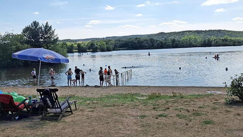 In einer Testphase bis zum Herbst d&uuml;rfen Hunde mit an den Rudufersee gebracht werden.