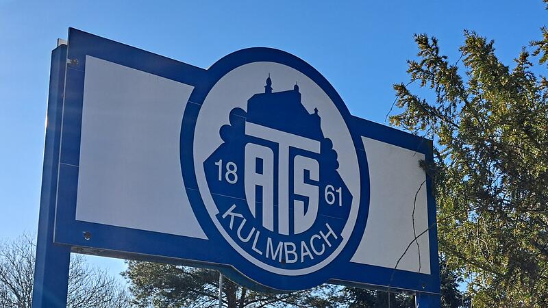 1987 eröffnete der ATS Kulmbach sein neues Stadion mit Gaststätte im Stadtteil Weiher. Nun herrscht dort aber fußballerisch tote Hose. Nur noch die Tennisabteilung ist aktiv.