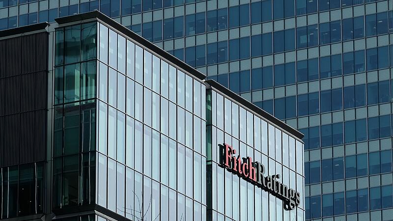 Fitch stuft Frankreichs Bonit&auml;t herab