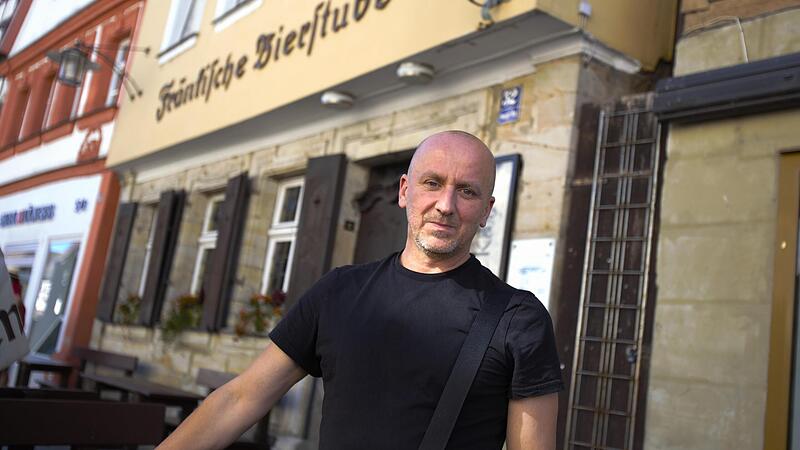 Christoph Kauer gilt in Forchheim als Gastro-Original. Er hat unter anderem das Stadtlokal in Forchheims Fußgängerzone betrieben. Mit dem FT hat er exklusiv über seine ungewisse Zukunft gesprochen und warum er nicht aufgeben will.Forchheim & Fränkische Schweiz Christoph Kauer gilt in Forchheim als Gastro-Original. Er hat unter anderem das Stadtlokal in Forchheims Fußgängerzone betrieben. Mit dem FT hat er exklusiv über seine ungewisse Zukunft gesprochen und warum er nicht aufgeben will.Forchheim & Fränkische Schweiz