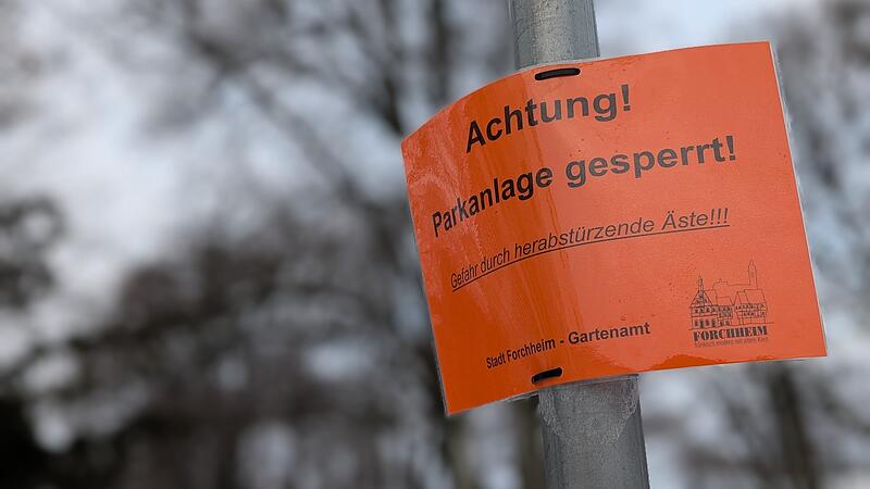 Gesperrte Parks ForchheimForchheim & Fränkische Schweiz Parks, Spielplätze, Kellerwald: Wegen Sicherheitsbedenken muss die Stadt Forchheim ab Dienstagabend viele Bereiche sperren.