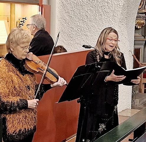 In der Geisfelder Kirche gaben Nina Romy Dörfler (Sopran), Eva Sohni-Wengoborski (Violine) und Georg Schäffner (Orgel) ein beeindruckendes Konzert.