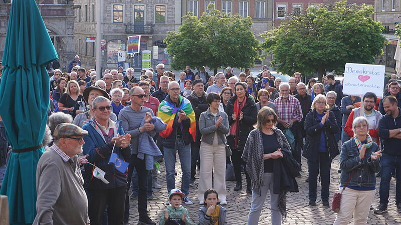 Immer wieder gab es f&uuml;r die Redner Zwischenapplaus.