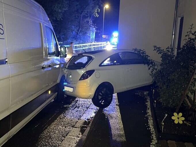 Verkehrsunfall in Ludwigsstadt: Opel gegen Wand gestoßen