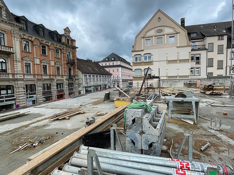 Blick vom ersten Obergeschoss von Hotelbau Zwei in Richtung Innenstadt.