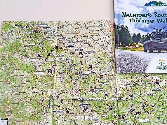 Eine &Uuml;bersichtskarte erg&auml;nzt die neue, 48 Seiten starke Brosch&uuml;re, die auch Informationen zu Wohnmobil-Stellpl&auml;tzen enth&auml;lt.