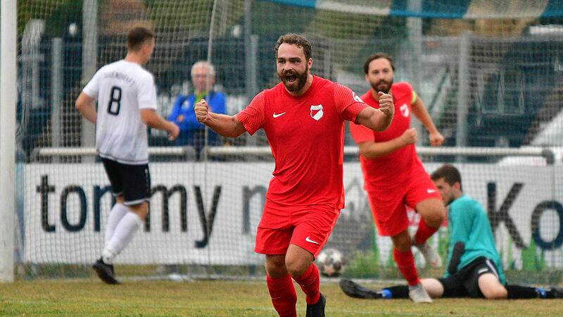 Tim Rebhan jubelt über den 3:3-Ausgleichstreffer der TSSV Fürth am Berg in Lichtenfels. Tim Rebhan jubelt über den 3:3-Ausgleichstreffer der TSSV Fürth am Berg in Lichtenfels.