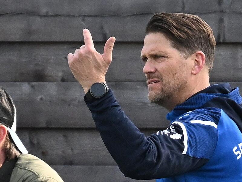 Oben bleiben: Zeckern-Trainer Lars Daniel gibt die Richtung vor.