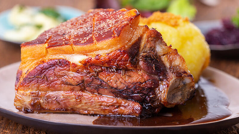 Ein fr&auml;nkisches Sch&auml;ufele mit Kn&ouml;del