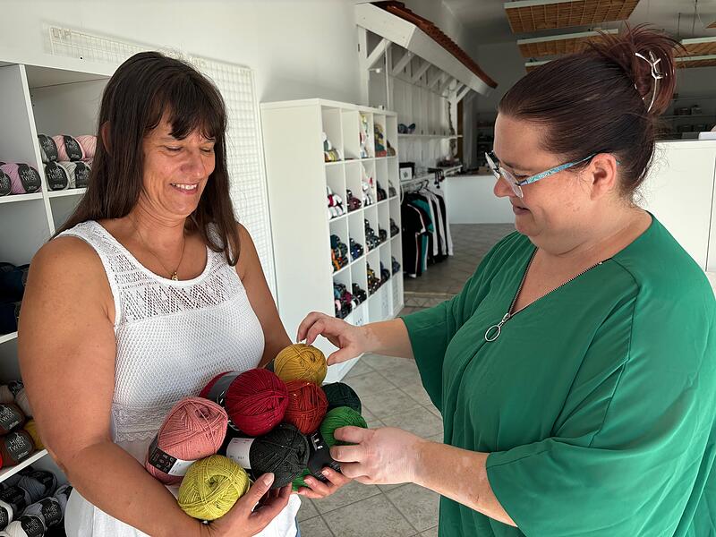 Petra Kopp (links) setzt auf ein buntes Angebot in Herzogenaurach.