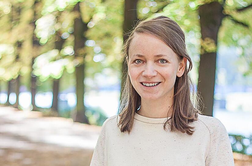 Maja Konrad hat Spaß am Schreiben. Ihr Erstlingswerk wurde auf der Frankfurter Buchmesse vorgestellt.Forchheim & Fränkische Schweiz Maja Konrad hat Spaß am Schreiben. Ihr Erstlingswerk wurde auf der Frankfurter Buchmesse vorgestellt.Forchheim & Fränkische Schweiz