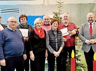 Die Stadt ehrte diese verdienten Helfer.