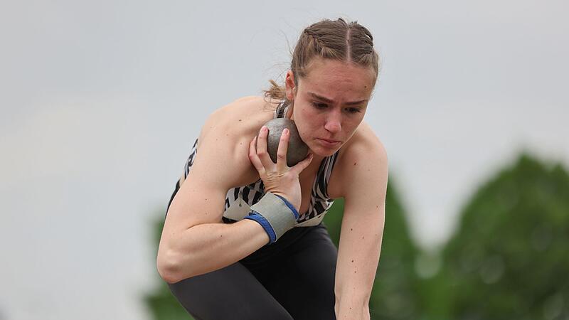 Eine persönliche Bestleistung stellte Hanna Schmitt im Kugelstoßen auf. Bei den nordbayerischen Meisterschaften wurde die Sportlerin vom TV/DJK Hammelburg Zweite im Siebenkampf. Eine persönliche Bestleistung stellte Hanna Schmitt im Kugelstoßen auf. Bei den nordbayerischen Meisterschaften wurde die Sportlerin vom TV/DJK Hammelburg Zweite im Siebenkampf.