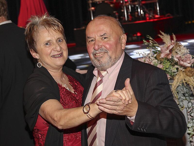 Beim Bauernball in der Kulmbacher Stadthalle tanzten und feierten die Gäste bis tief in die Nacht.2023 Kulmbacher Bauernball