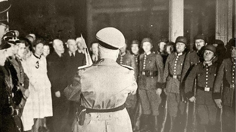 Die Gestapo Nürnberg-Fürth informiert Polizeidienststellen, militärische Kommandos und zivile Behörden über den genauen Ablauf der Deportation.