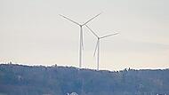 Blick auf den Windpark Birkach oberhalb von Weingartsgreuth.