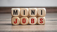 Fallen bald die W&uuml;rfel? Die Rentenkommission schl&auml;gt die Abschaffung der Minijobs in ihrer aktuellen Form vor.