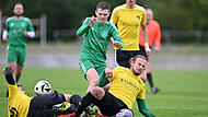 SC Adelsdorf - TSV Lonnerstadt Niklas Dotterweich (Mitte) und der TSV Lonnerstadt schienen in der Kreisliga 1 ER/PEG erneut unten drinzustecken. Doch eine Megaserie spülte den TSV ins Aufstiegsrennen.