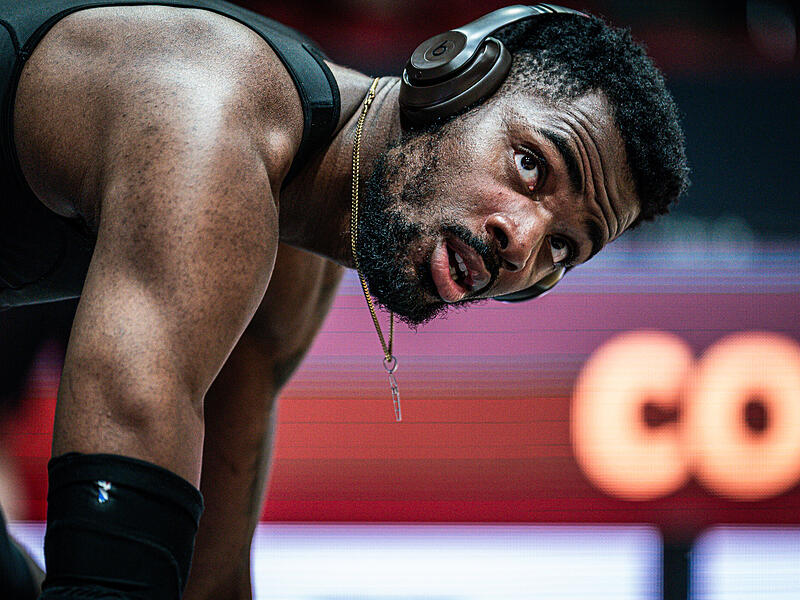 EJ Onu beim Aufw&auml;rmen in der Chemnitzer Messehalle. Der Center machte mit zw&ouml;lf Punkten, vier Rebounds, drei Blocks und zwei Steals ein starkes Spiel.
