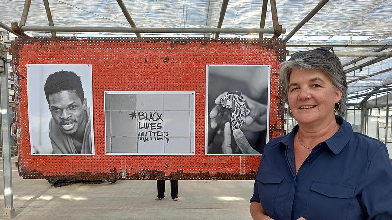 Anja Heide ist als Fotografin unterwegs und dokumentiert den deutschen Umgang mit Migration. Anja Heide ist als Fotografin unterwegs und dokumentiert den deutschen Umgang mit Migration.