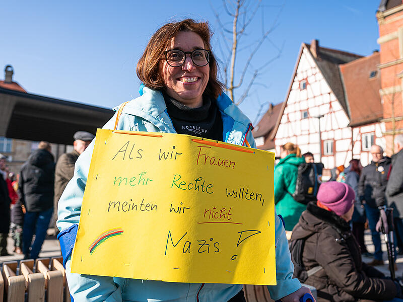 Die sch&ouml;nsten Impressionen von der Menschenkette der Omas gegen Rechts am 8. Februar in Forchheim.