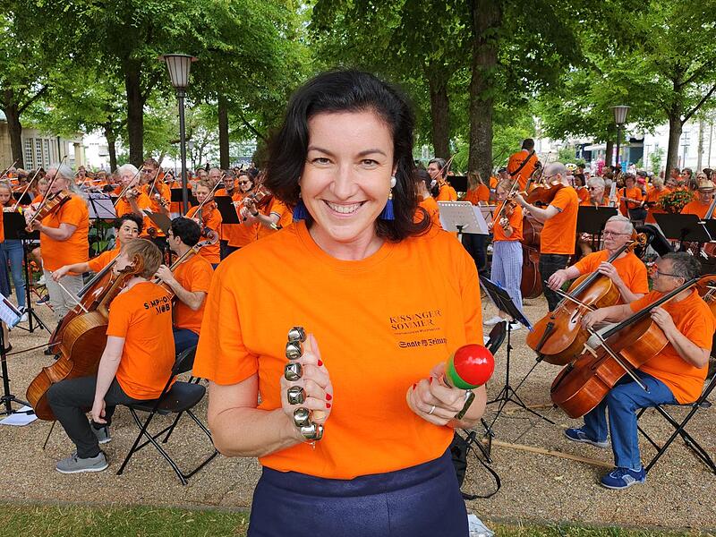Auch Dorothee B&auml;r l&auml;sst sich die Teilnahme am Symphonic Mob 2023 nicht nehmen.