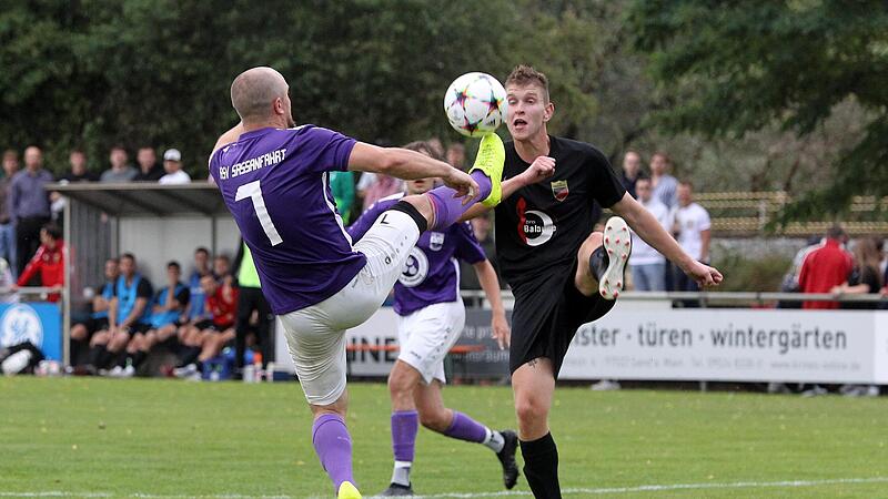 Der Spitzenreiter aus Kemmern kommt am Sonntag zum Kreisliga-Topspiel – und der ASV Sassanfahrt um Spielertrainer Björn Vogel (li.) scheint bereit dafür.