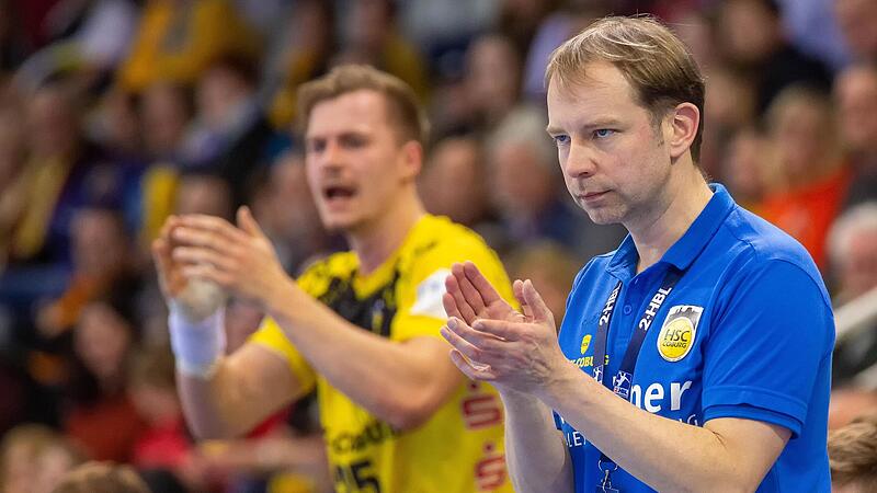 Geschäftsführer Jan Gorr (rechts) übernimmt erneut das Traineramt und wird künftig unter anderem wieder Kapitän Jakob Knauer (im Hintergrund) betreuen. Geschäftsführer Jan Gorr (rechts) übernimmt erneut das Traineramt und wird künftig unter anderem wieder Kapitän Jakob Knauer (im Hintergrund) betreuen.