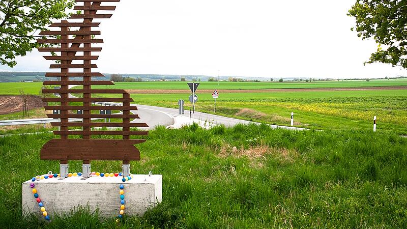 Dem per Gerichtsbeschluss zugelassenen B&uuml;rgerentscheid &uuml;ber ein Solarkraftwerk in Michelfeld wird ein Rastbegehren gegen&uuml;ber gestellt.