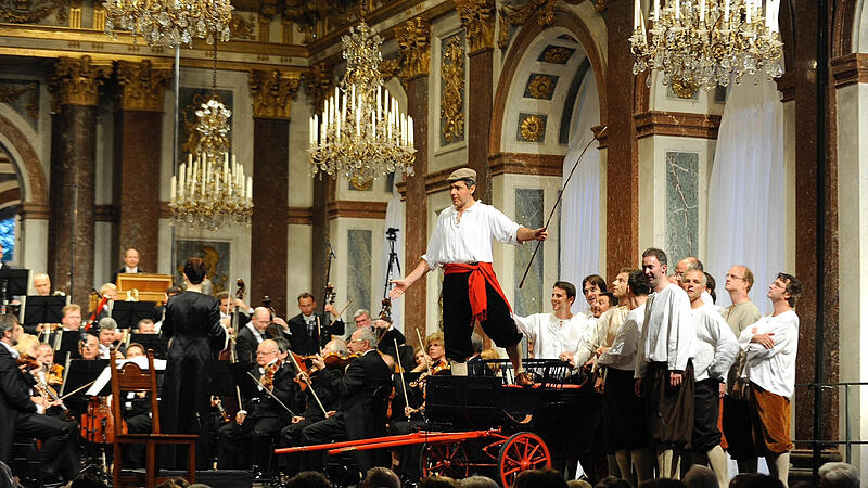 Der Dirigentin Ljubka zu Guttenberg ist eine hochkar&auml;tige Auff&uuml;hrung der &bdquo;Cavalleria rusticana&ldquo; zu verdanken, die am 26. September in der Dr.-Stammberger-Halle gezeigt wird. Das Bild zeigt eine &bdquo;Cavalleria&ldquo;-Auff&uuml;hrung unter ihrer Leitung vor einige Jahren bei den Herrenchiemsee-Festspielen.