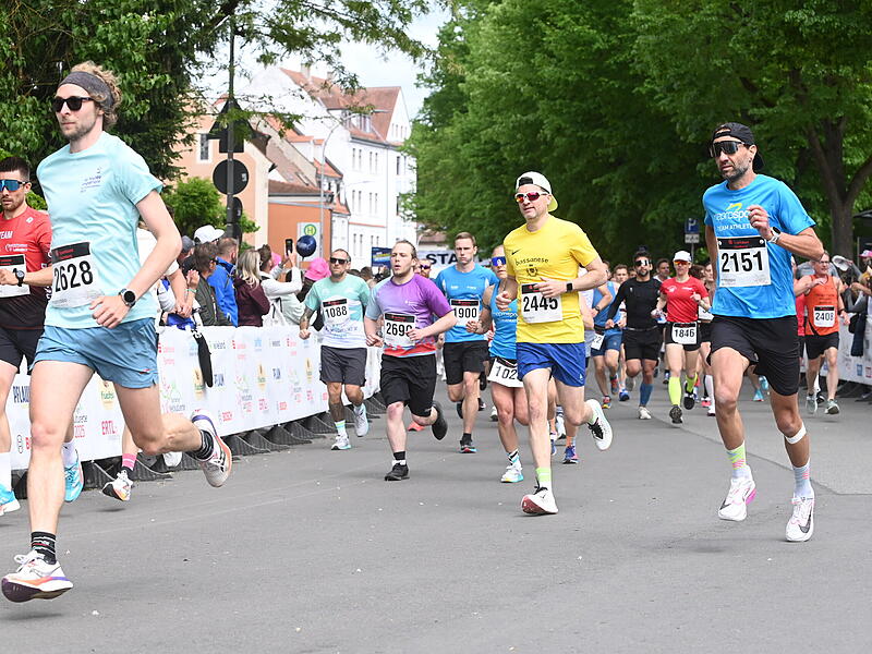 Weltkulturerbelauf 2025: Rund 3700 Athletinnen und Athleten nahmen de Halbmarathon, den Sparkassen-Lauf, in Angriff.