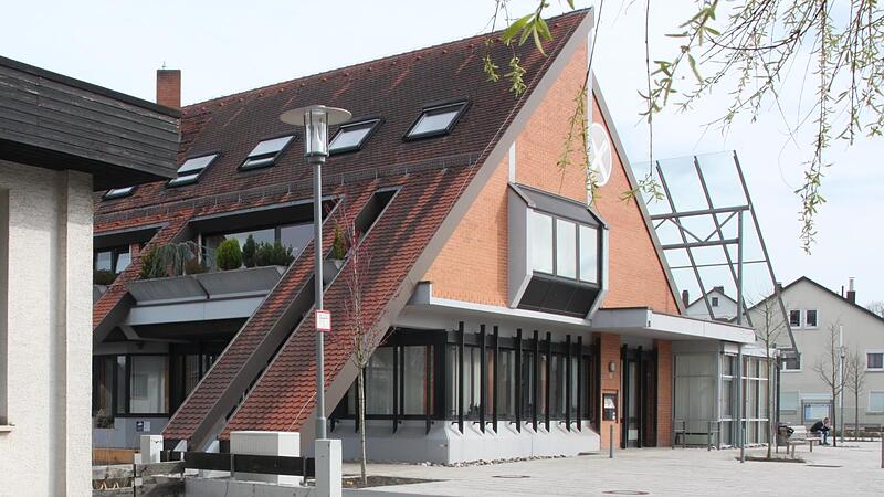 Die Raiffeisenbank Altenkunstadt will sich mit der Raiffeisenbank in Bad Staffelstein zusammenschlie&szlig;en.