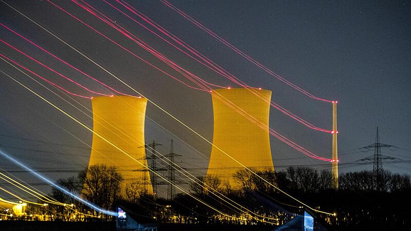 F&uuml;r Freitag, 9. August, hat am Abend der Verein Nuklearia eine Videoprojektion auf die K&uuml;hlt&uuml;rme angek&uuml;ndigt.