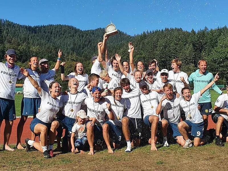 Groß war der Jubel bei der DISConnection Freiburg nach dem Gewinn der deutschen Meisterschaft mit Katja Weigl (Zweite von links).