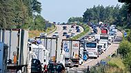 Reiseverkehr staut auf der A7 Reiseverkehr staut auf der A7