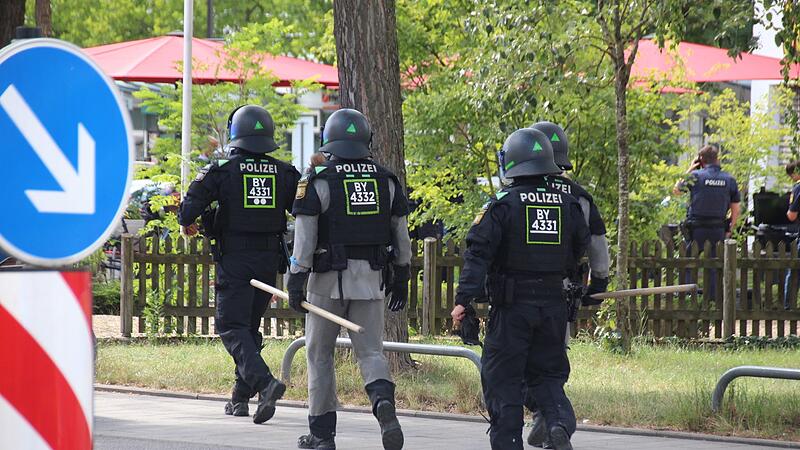 Geiselnahme in Regensburger Bank - Mensch in Lebensgefahr Geiselnahme in Regensburger Bank - Mensch in Lebensgefahr