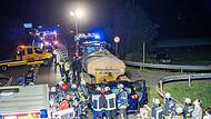 Auto kracht in Traktor-Gespann bei Oberhaid Auto kracht in Traktor-Gespann bei Oberhaid
