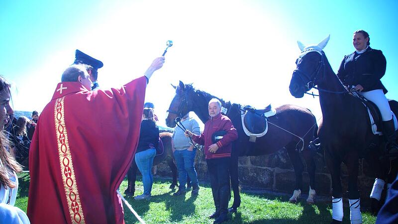 Pfarrer Christian Kaiser hat die zahlreichen Tiere gesegnet.