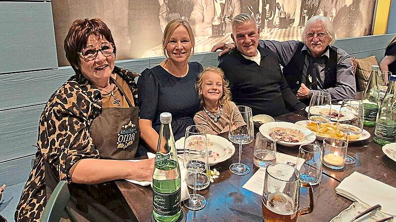 Sonja Schr&uuml;fer,Schwiegertochter Bettina, Enkelin Marie, Sohn Martin und Ehemann Rainer Schr&uuml;fer. TVO