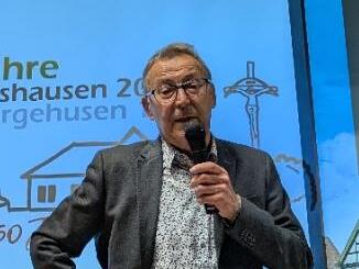 Heimatforscher Helmut Appel f&uuml;hrt durch den Geschichtsabend.