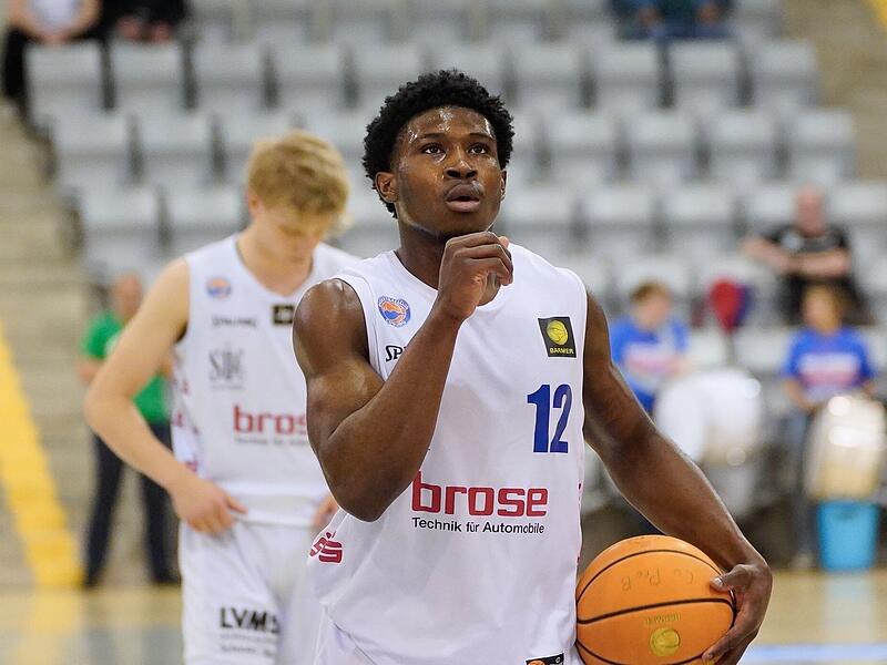 Shooting Guard Dylan Fasoyiro trug 17 Punkte zum BBC-Sieg bei.