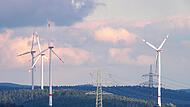 Fünf weitere Vorranggebiete für Windkraftanlagen sollen im Landkreis Coburg ausgewiesen werden. Rödental und Neustadt lehnen das geplante Vorranggebiet für Windkraft bei Blumenrod ab.