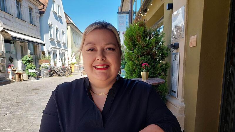 Kathrin Grüner vom Lübbis veranstaltet gemeinsam mit Andreas Hügel vom Hauscafé das Apothekenstraßenfest.Forchheim & Fränkische Schweiz