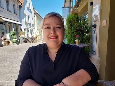 Kathrin Grüner vom Lübbis veranstaltet gemeinsam mit Andreas Hügel vom Hauscafé das Apothekenstraßenfest.Forchheim & Fränkische Schweiz