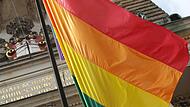 Streit um Regenbogenflaggen in Aschaffenburg