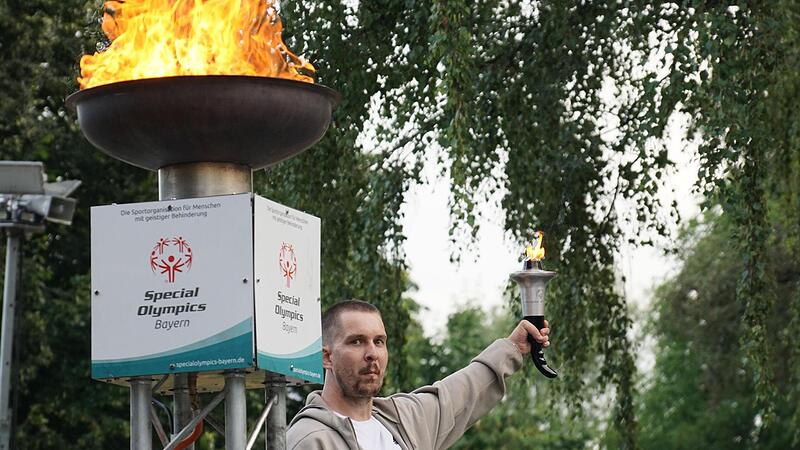 Die Flamme der Hoffnung brennt bis Freitag in Erlangen.