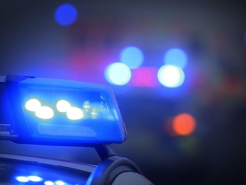 Polizeiauto mit Blaulicht - Symbolbild