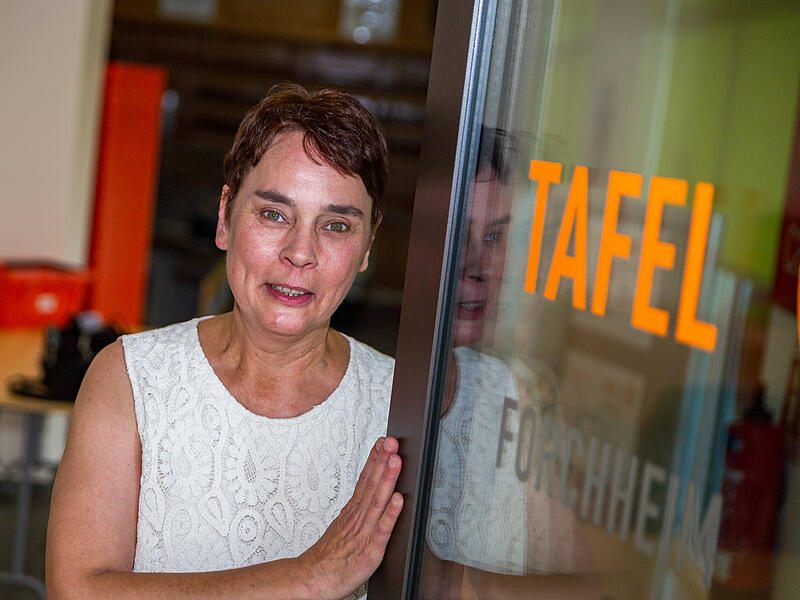Es sollte sie nicht geben m&uuml;ssen, aber es braucht sie: Aus dem &ouml;kumenischen Sozialladen in Forchheim wird die Tafel Forchheim. Ab 1. Juli wird Leiterin Susanne Zapf wieder mit ihren Ehrenamtlichen f&uuml;r die Bed&uuml;rftigen aus Stadt und Landkreis da sein.